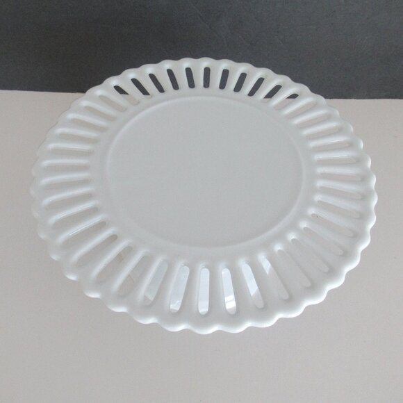 Reticulated Ceramic White 7.5" Diameter Pedestal Cake Stand in White Porcelain - Picture 2 of 9
